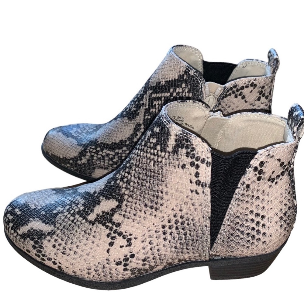 NWT So Boots